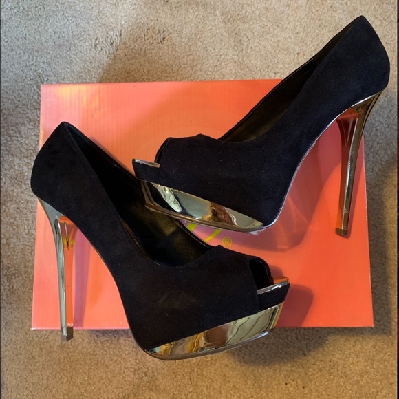 Black and Gold Platform Peep Toe Heels - Picture 1 of 5